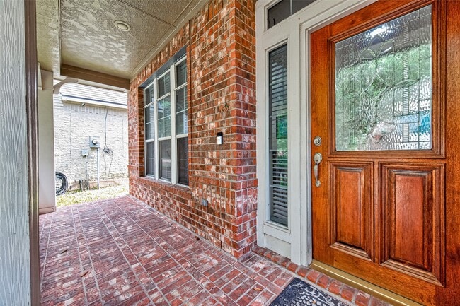 Foto del edificio - 214 Kentwood Ridge Ct