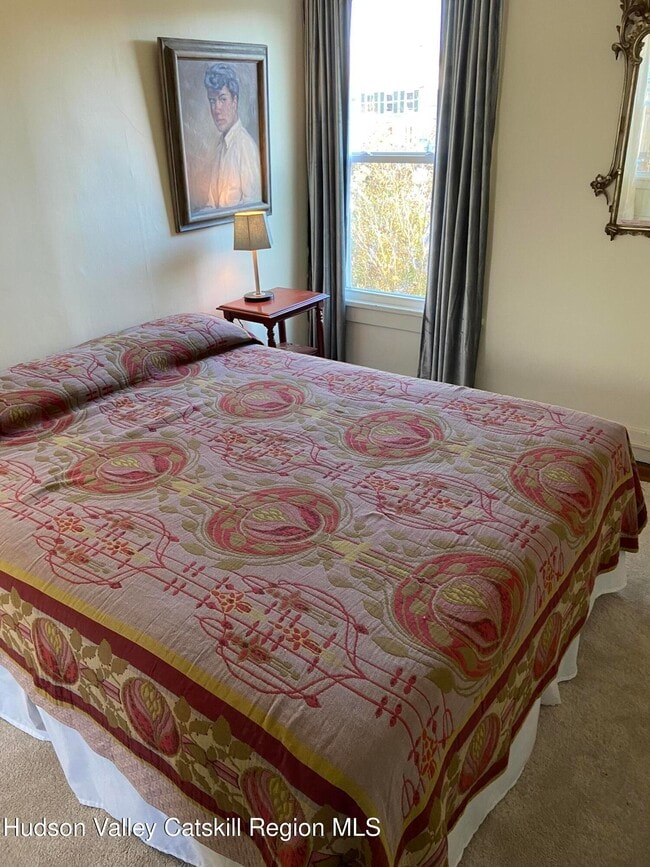 Building Photo - 251 Robinson St