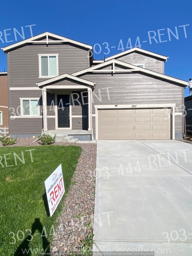 Building Photo - Beautiful & Desirable Golf Course Community!