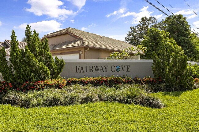 Building Photo - 2649 Fairway Cove Ct