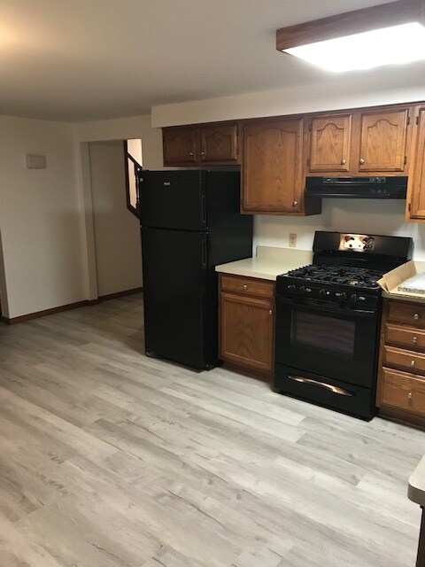 Refridgerator / Stove - 25 Winspear Rd