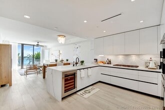 Building Photo - 1116 N Ocean Blvd