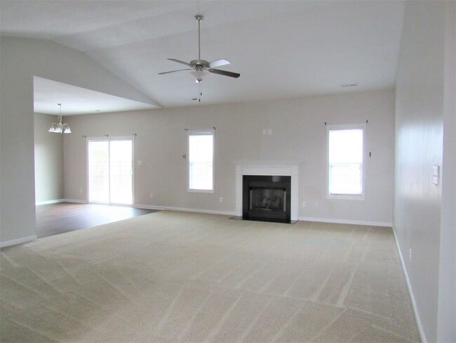 Building Photo - 4 BR 2 BA Carolina Plantations