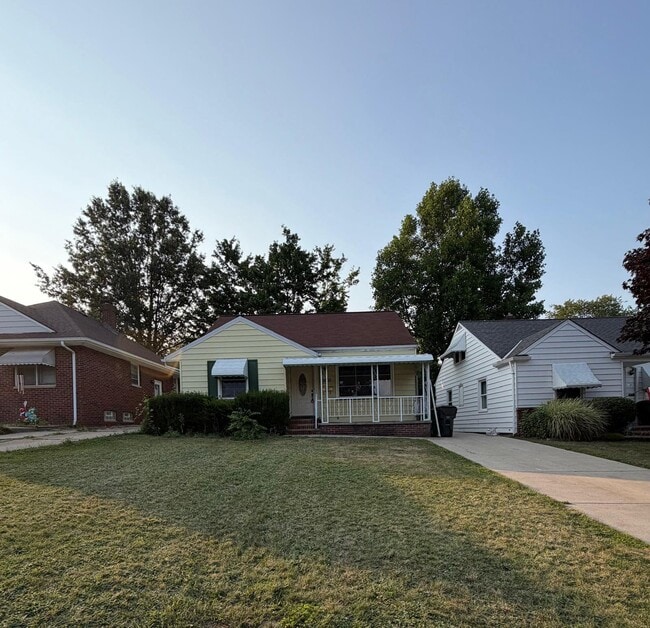 Photo - 11611 Fordham Rd (Garfield Heights, OH) House