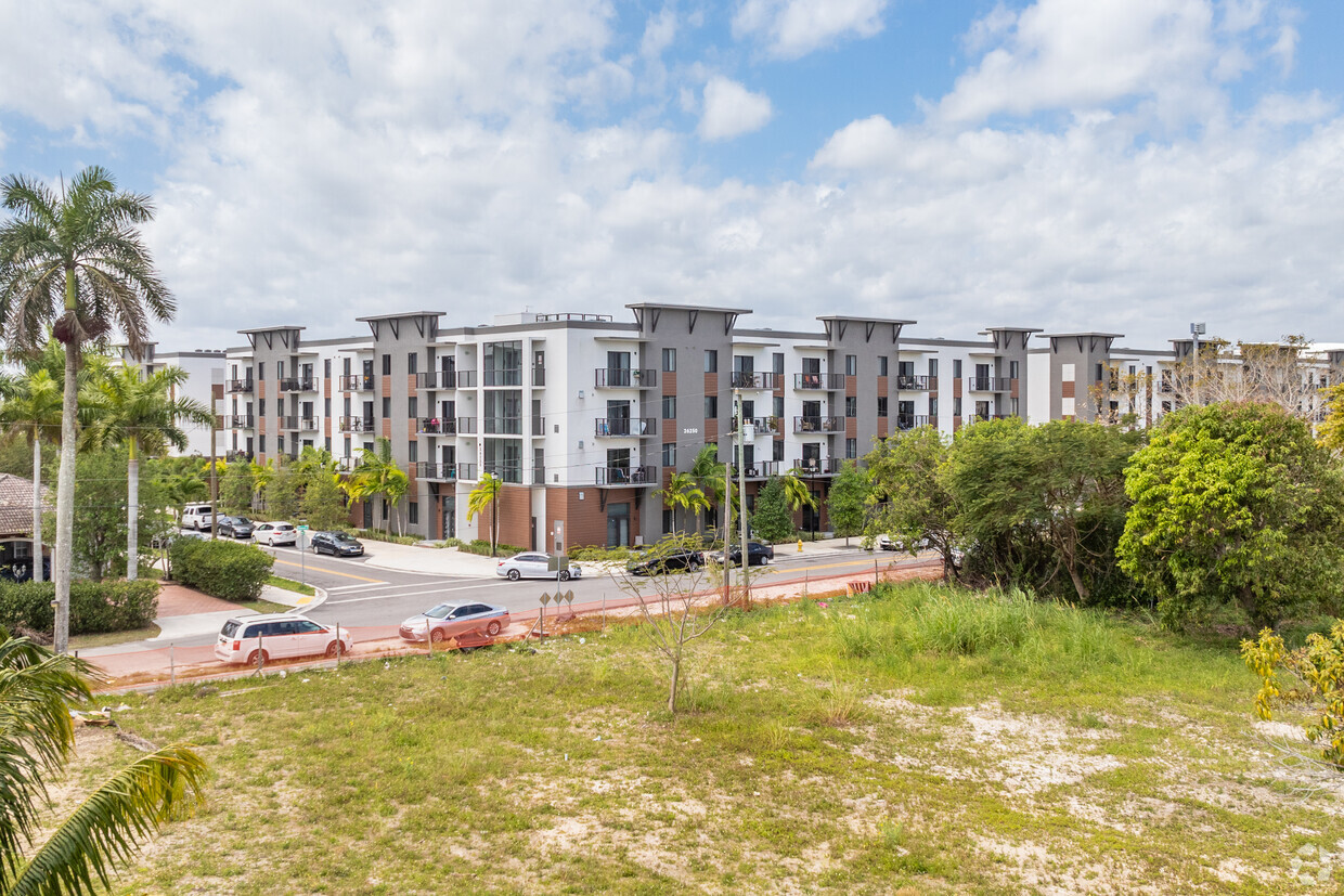 26215 S Dixie Hwy - Madison Point Apartments