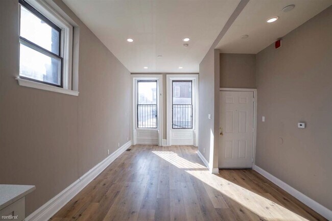 Foto del edificio - 3 br, 3 bath 4plex - 1423 DIAMOND ST Unit 1F