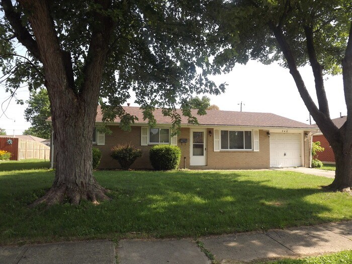 Primary Photo - Convenient New Lebanon Ranch Home!