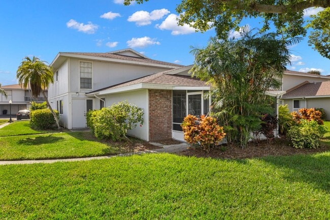 Cozy unfurnished, 2 Bedroom, 1 Bathroom, C... - Cozy unfurnished, 2 Bedroom, 1 Bathroom, C... Apartment
