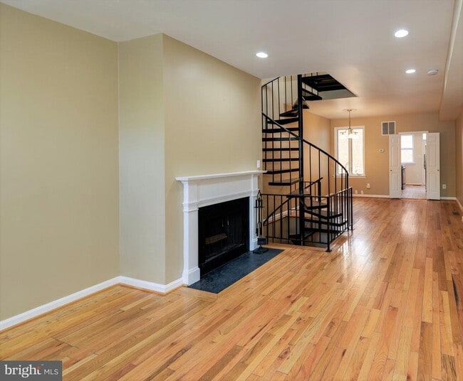 Building Photo - 3254 Q St NW