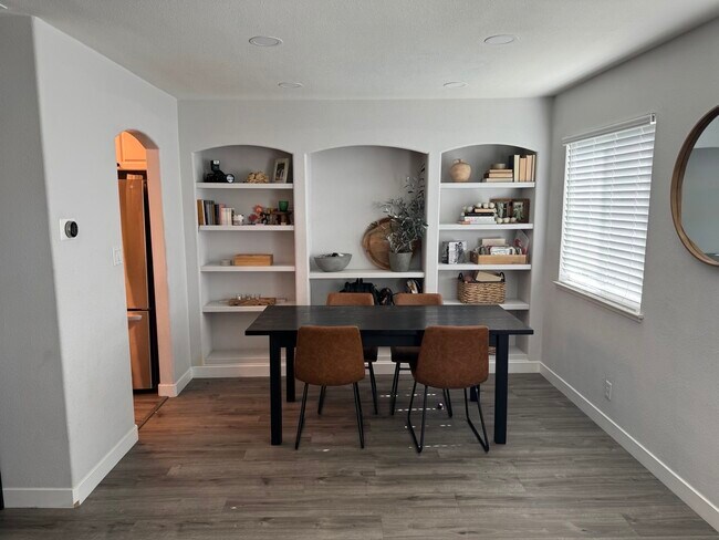 Building Photo - 5618 Madison Ave