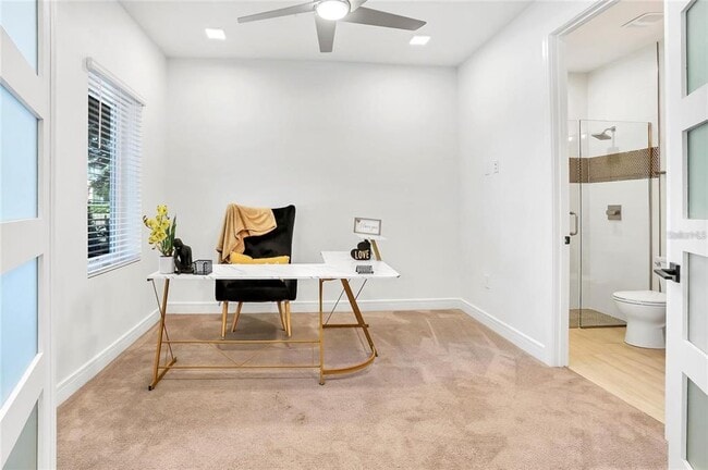 Foto del edificio - 212 E Pineloch Ave