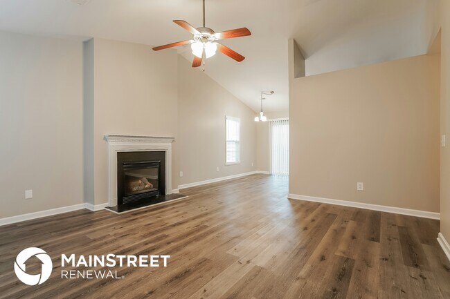 Foto del edificio - 3915 Bluestem Dr