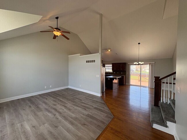 Foto del edificio - 10718 N Lane Ave