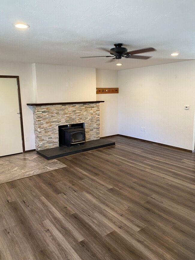 Living Room - 525 NE Revere Ave