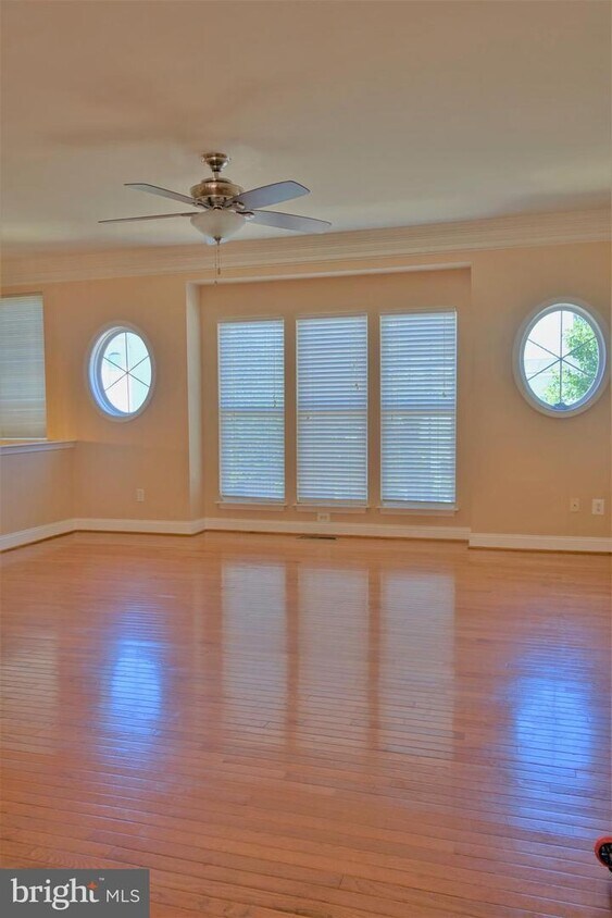 Primary Photo - 2076 Capstone Cir