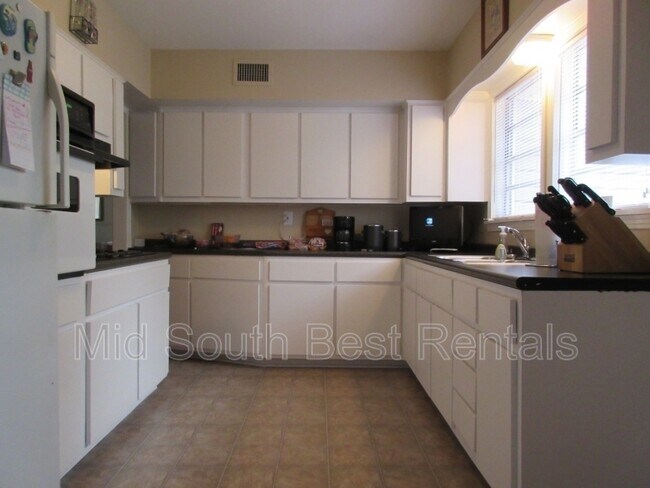 Building Photo - 3373 Jewell Rd