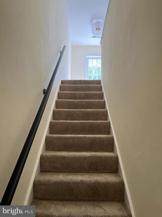 Building Photo - 2515-D Walter Reed Dr