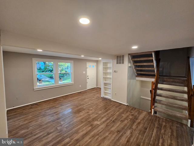 Foto del edificio - 8135 Loving Forest Ct
