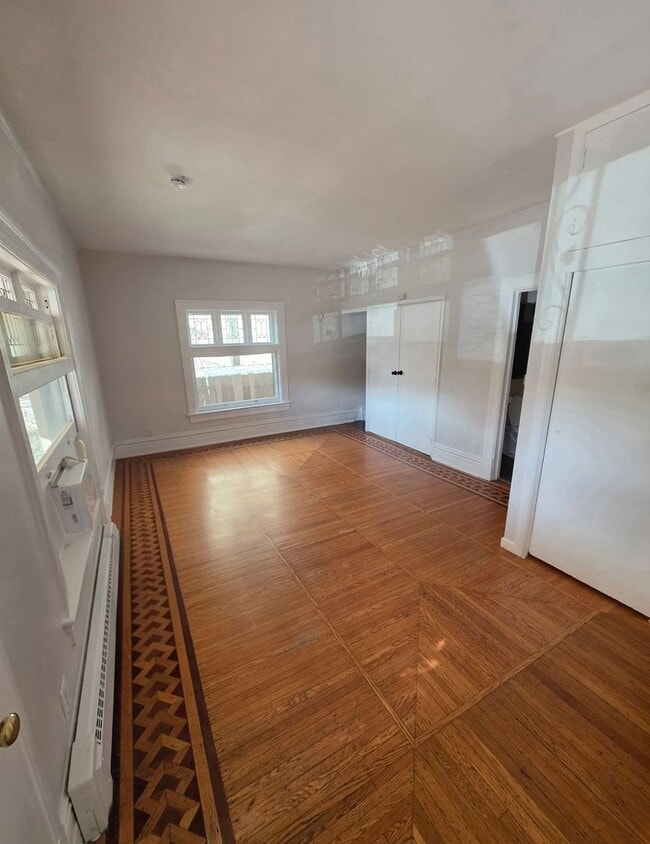 Studio Apartment Close to City Park! - Studio Apartment Close to City Park!