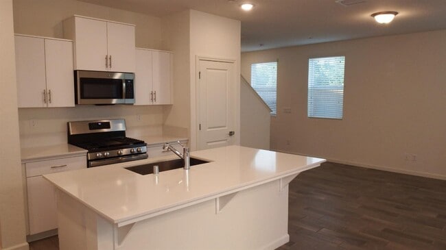 Building Photo - 2008 N Walling Ln