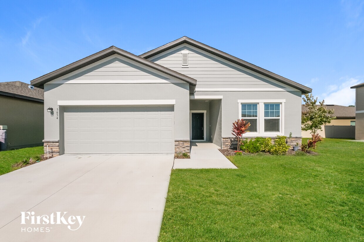 Foto principal - 5654 Alexander Springs Pl