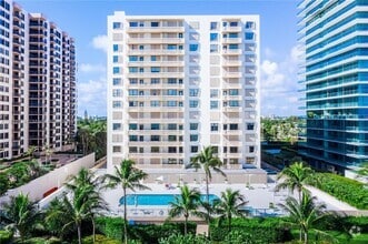 Building Photo - 10185 Collins Ave