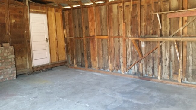 Building Photo - Historic/2-Story/3 Bdr/1 Bth, 1,439 Sq. Ft...