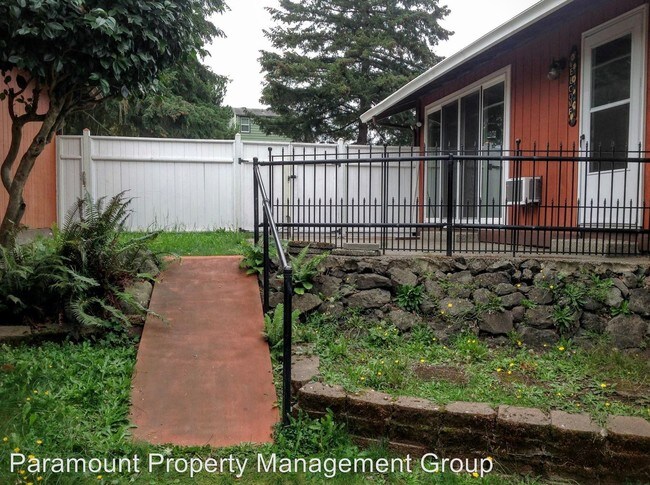 Building Photo - 1349 Whitney Ave