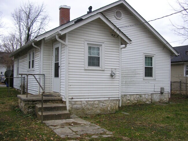 Foto del edificio - 822 Winona Ave