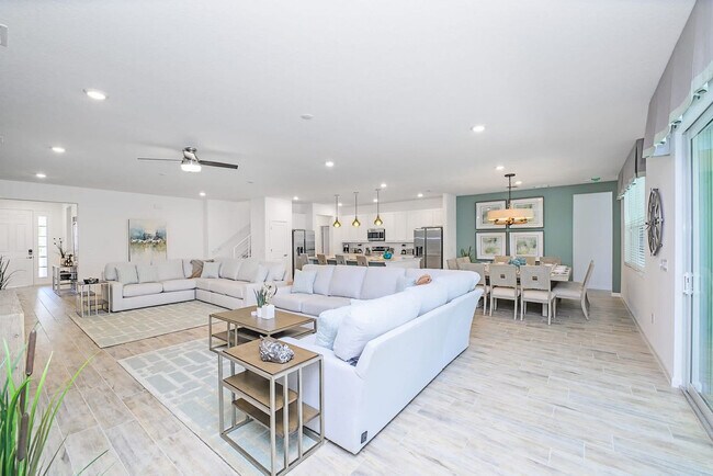 Foto del edificio - 2493 Rama Dr