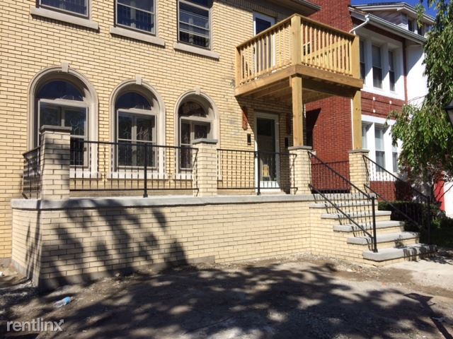 Primary Photo - 1059 Beaconsfield Ave