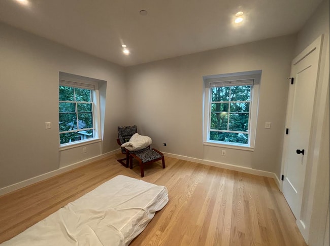 Building Photo - 12 Aldersey St