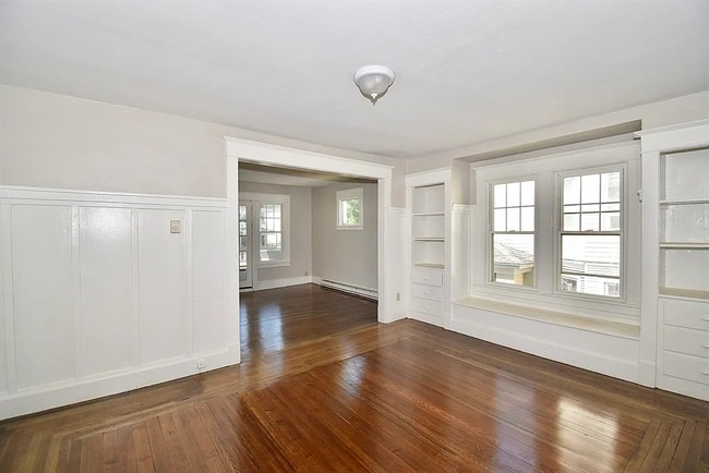 Building Photo - 30 Sachem St