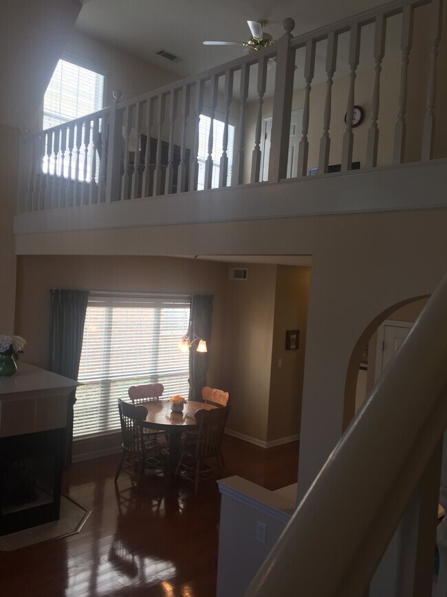 Building Photo - 4572 Park Ridge Pkwy