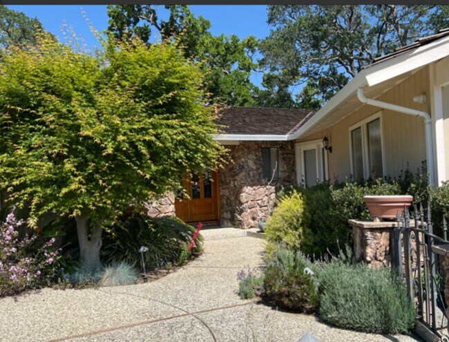 Foto del edificio - 7175 Red Holly Ct