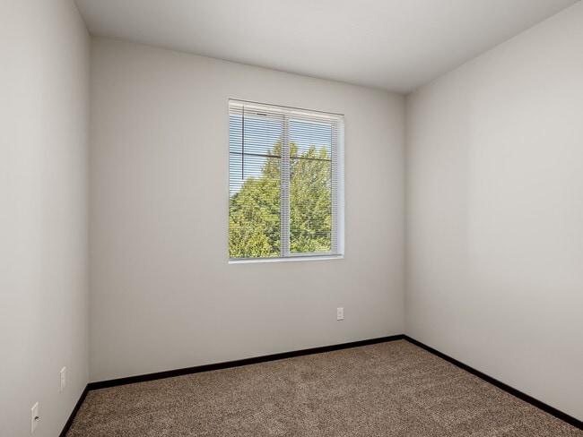 Building Photo - The Lux