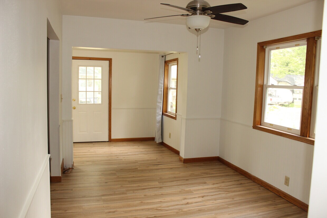 Primary Photo - 2430 Superior St
