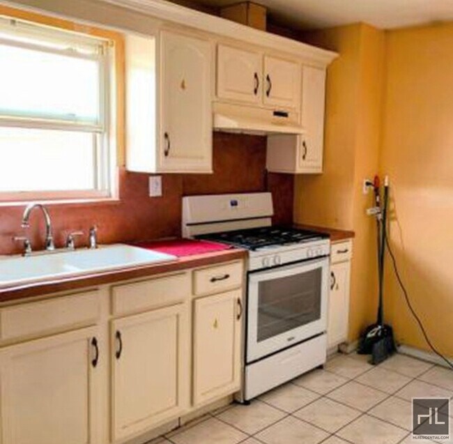 Foto del edificio - 178 STREET