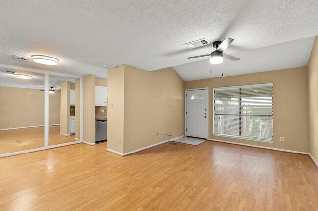 Building Photo - 2379 Briarwest Blvd