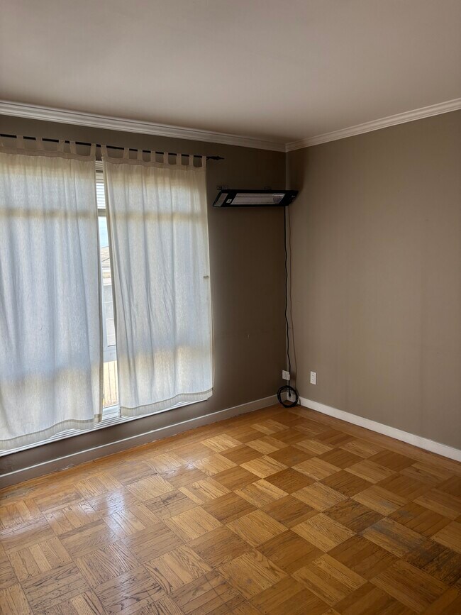 Dormitorio 2 - 1987 31st Ave