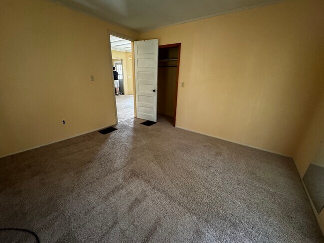 Foto del edificio - 301 S Pleasant St