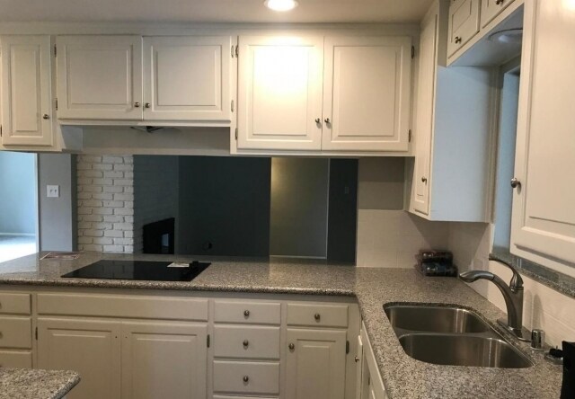 Building Photo - 1939 Meadowwood Ct