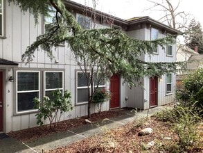 Building Photo - 327 N Main St