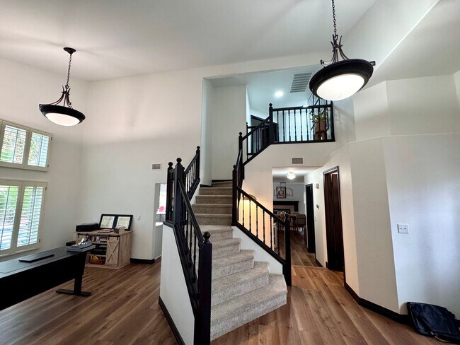 Building Photo - 2056 Pinion Springs Dr
