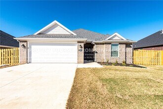 Building Photo - 410 Coconut Ln
