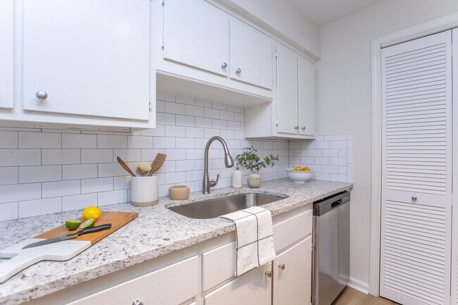 Foto del edificio - Western Hills Apartments