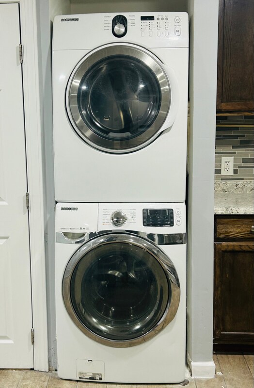 Foto del edificio - 311 W Broadway