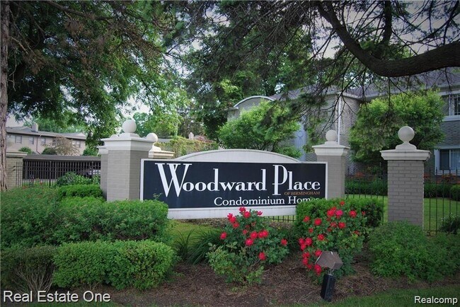 Foto del edificio - 1113 N Old Woodward Ave