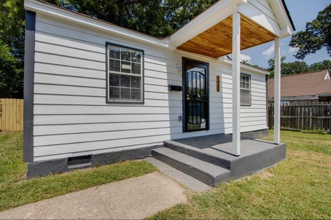 Building Photo - 2904 Barron Ave