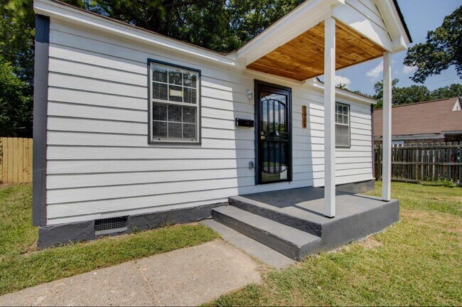 Photo - 2904 Barron Ave House